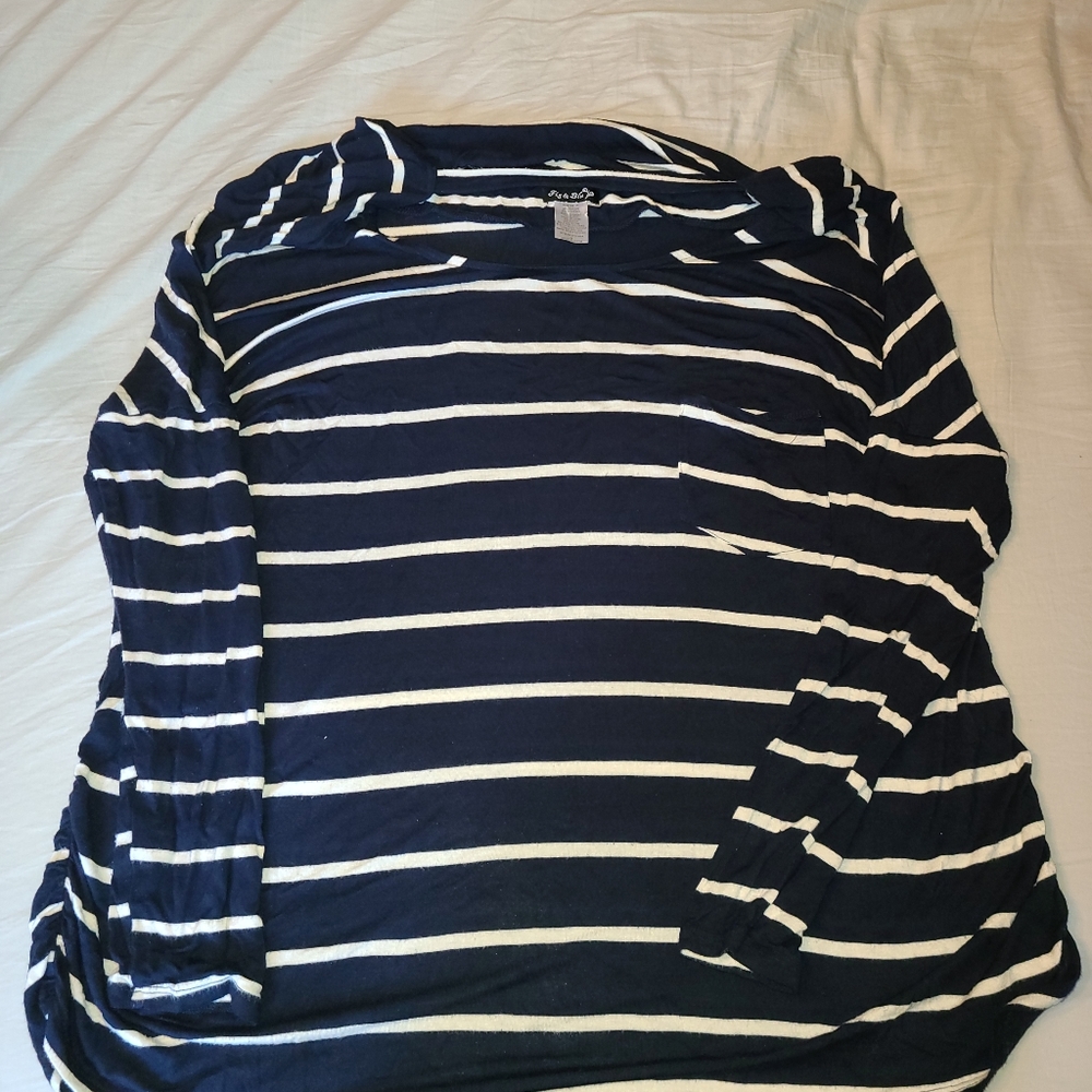 Womans Fig and Blu Medium blouse...SUPER CUTE - Picture 2 of 3